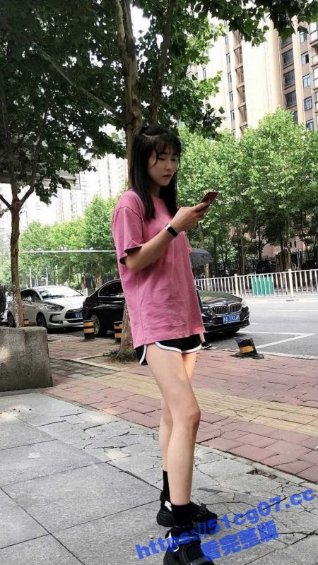 西安在职小学老师 青春靓丽的外表下 内心却是淫荡的骚母狗 跟炮友在酒店疯狂抽插 对白精彩刺激！-51吃瓜网