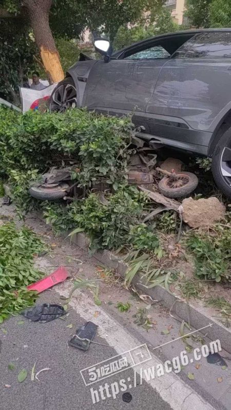 新瓜速递 张家港市金厦阳光经典花园 极氪 001 撞死三个人车上竟然坐着是小三-51吃瓜网