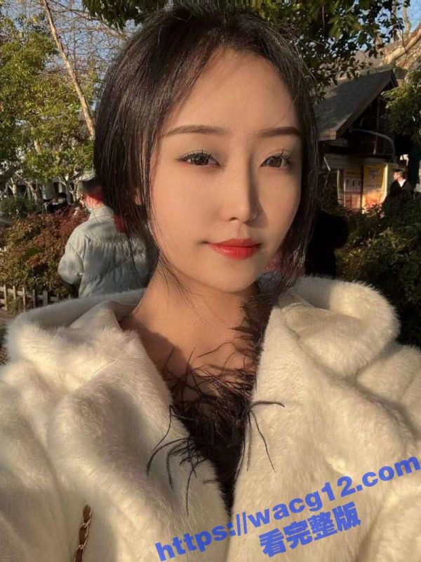 重庆刚工作的反差母狗 杨柯柯 老师不雅视频曝光！人前端庄的老师人后却是条淫荡母狗！-51吃瓜网