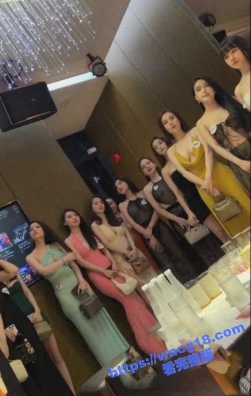 土豪们的KTV性爱淫趴！超多神仙颜值坐台美女全裸艳舞 场面淫乱程度堪比日本AV！-51吃瓜网