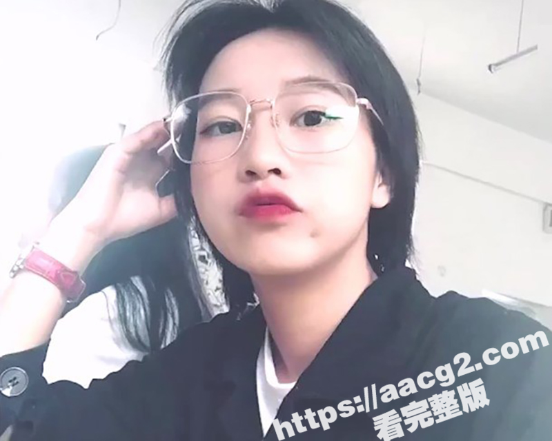 湖南襄阳高三学生妹 18岁极品嫩妹乱伦小舅 做爱途中男友来电话 全程淫荡对话 对白超刺激 - 51吃瓜网-51吃瓜网