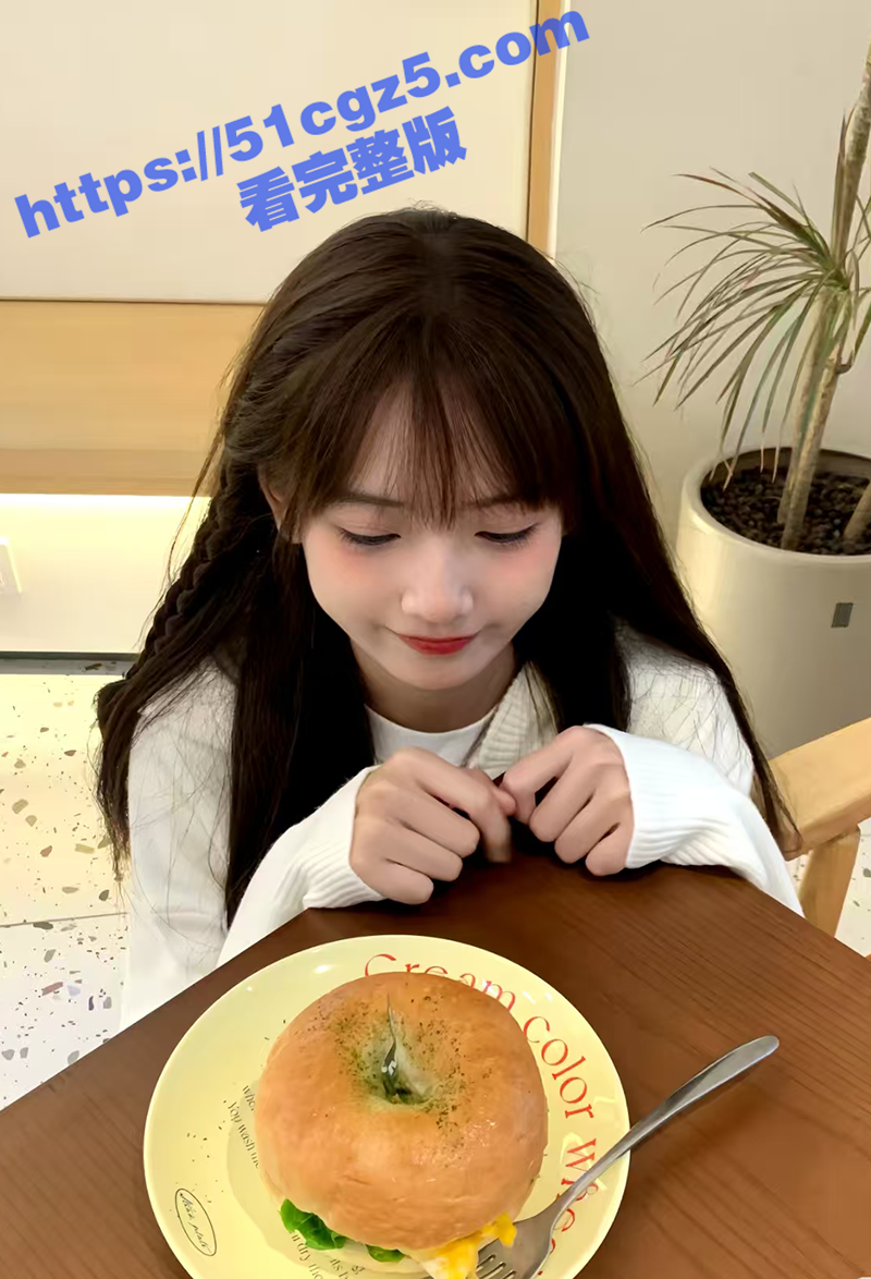 山东青岛二中学生情侣 校内卫生间性爱视频流出 伴随学生的吵闹声 男友无套激情后入 - 51吃瓜网-51吃瓜网