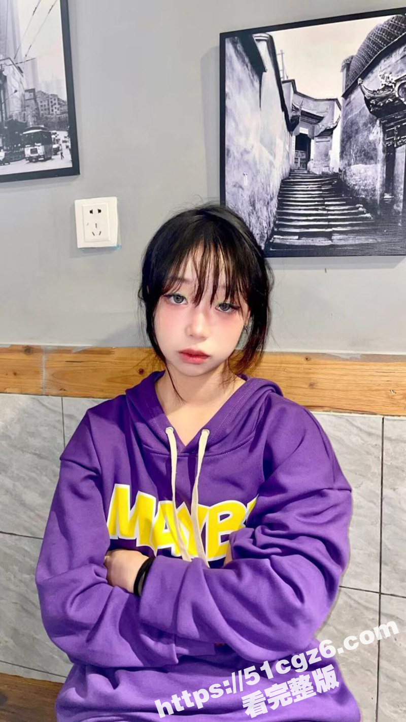 四川颜值嫩妹李志君 04后长腿精神小妹 为了烟钱下海 向金主展现裸体 稚嫩的身材太诱人了 - 51吃瓜网-51吃瓜网